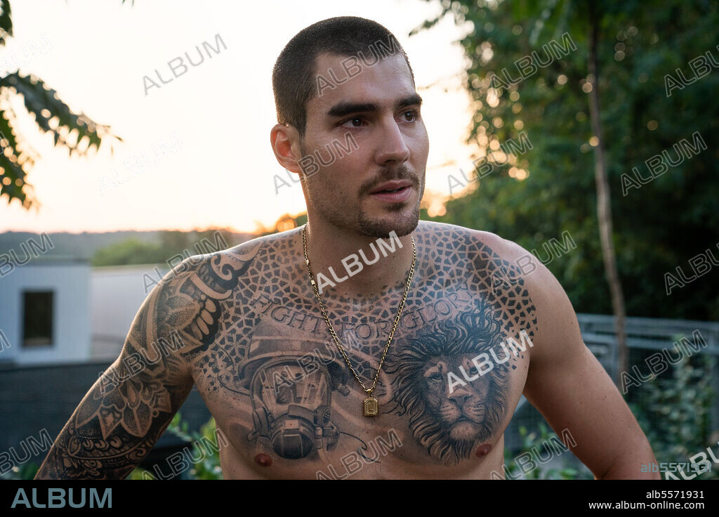 JUANCHO HERNANGOMEZ in HUSTLE, 2022, directed by JEREMIAH ZAGAR. Copyright HAPPY MADISON PRODUCTIONS.