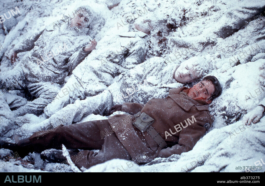 COLIN FARRELL en LA GUERRA DE HART, 2002 (HART'S WAR), dirigida por GREGORY HOBLIT. Copyright METRO GOLDWYN.