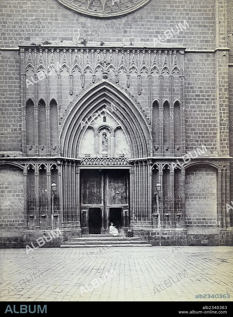 Barcelona, Basílica de Santa María del Pino, Portada principal.