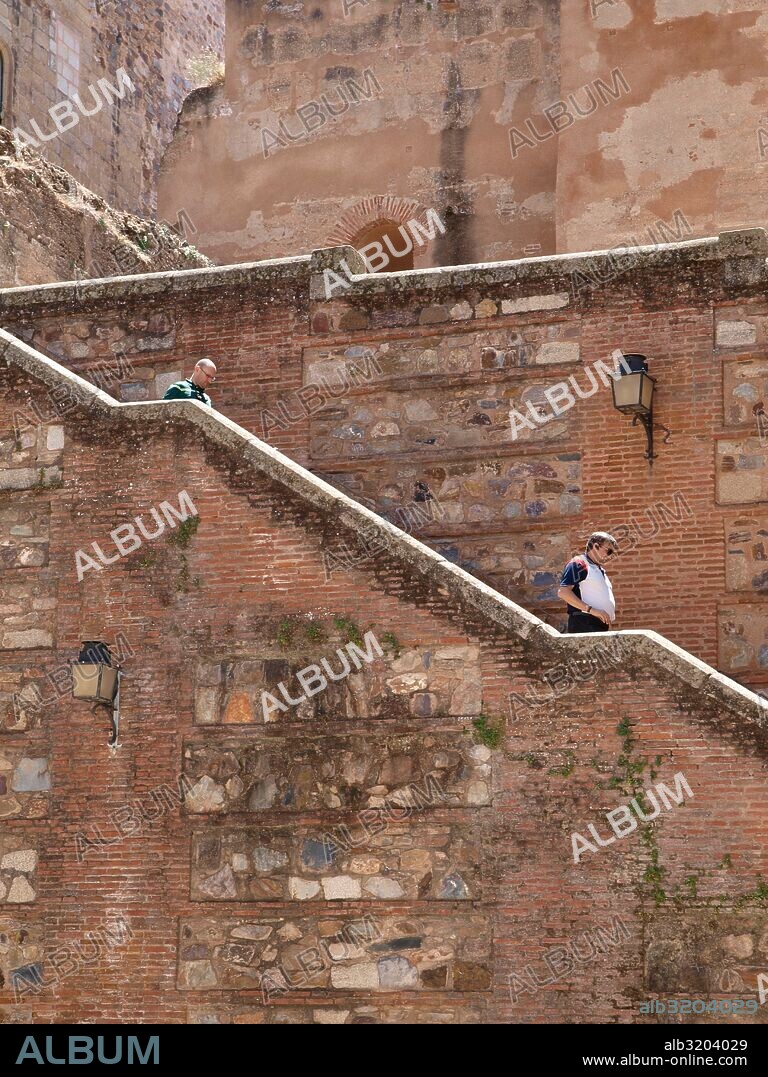 PLAZA MAYOR: ESCALERAS, PORTILLO.