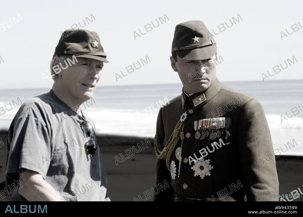 CLINT EASTWOOD y KEN WATANABE en CARTAS DESDE IWO JIMA, 2006 (LETTERS FROM IWO JIMA), dirigida por CLINT EASTWOOD. Copyright AMBLIN ENTERTAINMENT / WALLACE, MERIE W.