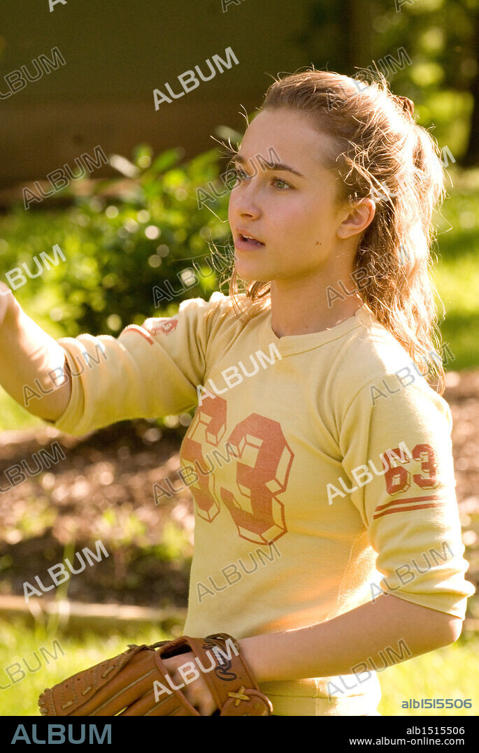 HAYDEN PANETTIERE in FIREFLIES IN THE GARDEN, 2008, directed by DENNIS LEE. Copyright SENATOR ENTERTAINMENT/KULTURE MACHINE.