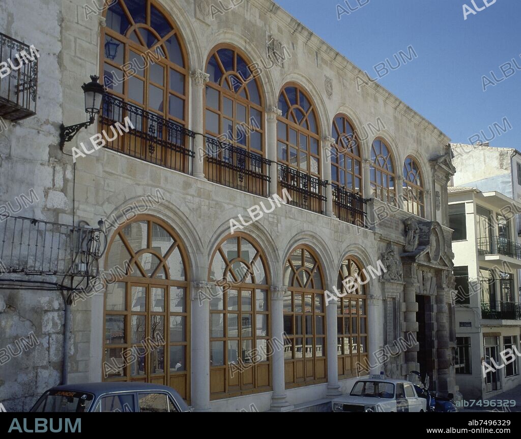 EXTERIOR-FACHADA-ANTIGUA CARCEL-RENACENTISTA CON FACHADA DE SILLARES ALMOHADILLADOS.