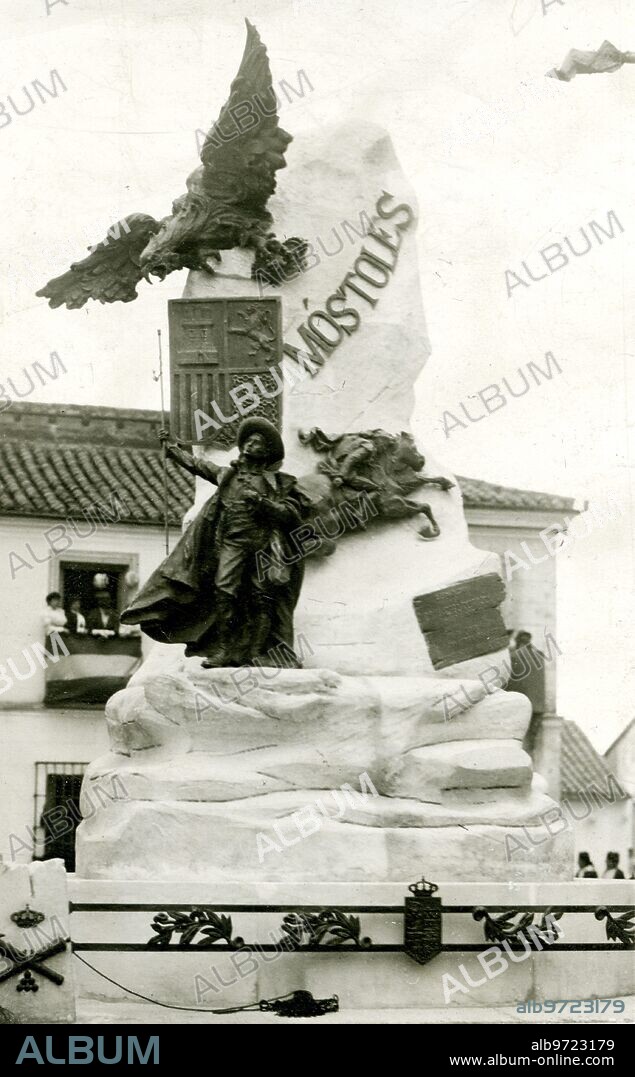 May 1908. Monument to the Mayor of Móstoles, Andrés Torrejón.