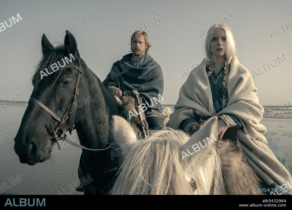 ALEXANDER SKARSGARD and ANYA TAYLOR-JOY in THE NORTHMAN, 2022, directed by ROBERT EGGERS. Copyright Regency Television / Focus Features.