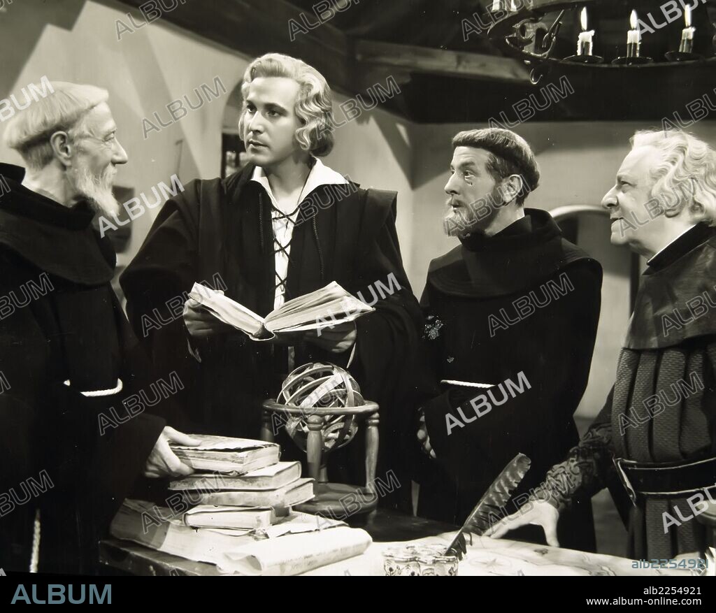 PELICULA : ALBA DE AMERICA , 1951. DIRECTOR : JUAN DE ORDUÑA. ACTORES : ANTONIO VILAR.