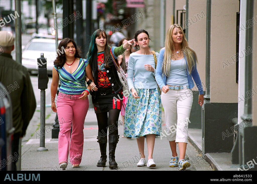 ALEXIS BLEDEL, AMBER TAMBLYN, AMERICA FERRERA y BLAKE LIVELY en UNA PARA TODAS, 2005 (THE SISTERHOOD OF THE TRAVELING PANTS), dirigida por KEN KWAPIS. Copyright WARNER BROS. / PERA, DIYAH.