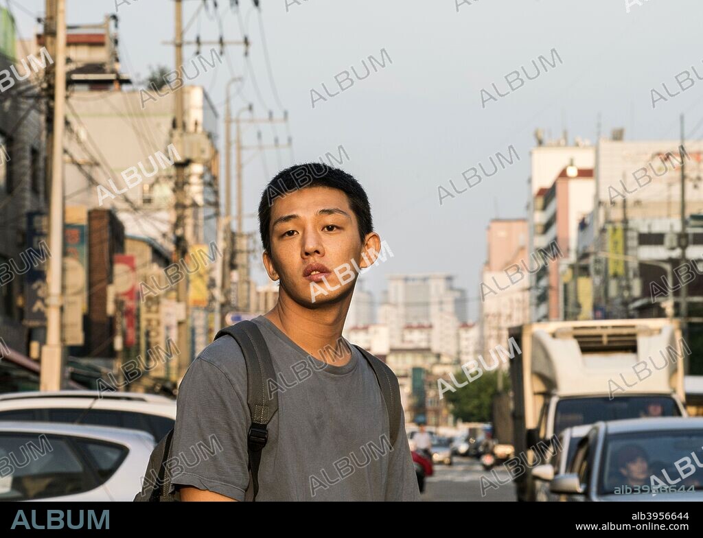 YOO AH-IN in BURNING, 2018 (BEONING), directed by LEE CHANG-DONG. Copyright PINE HOUSE FILM.