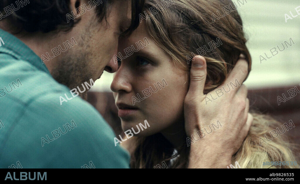 ELIZA SCANLEN and LEWIS PULLMAN in THE STARLING GIRL, 2023, directed by LAUREL PARMET. Copyright 2AM / Pinky Promise.