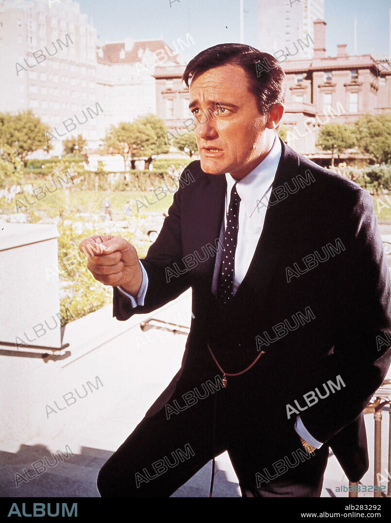 ROBERT VAUGHN in BULLITT, 1968, directed by PETER YATES. Copyright WARNER BROTHERS.