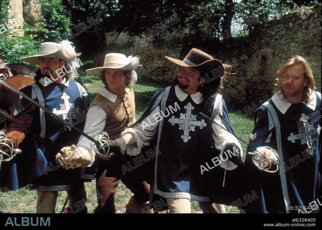 CHARLIE SHEEN, CHRIS O'DONNELL, KIEFER SUTHERLAND and OLIVER PLATT in THE THREE MUSKETEERS, 1993, directed by STEPHEN HEREK. Copyright WALT DISNEY PRODUCTIONS / CONNOR, FRANK.