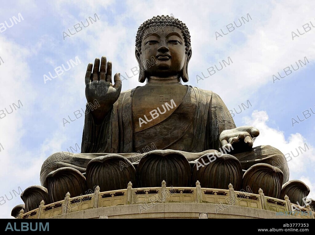 Tian Tan Buddha or Big Buddha statue, Hong Kong, China, Asia.