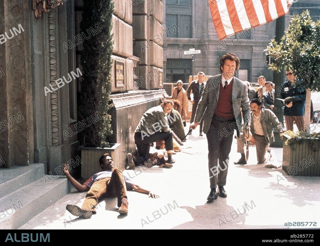 CLINT EASTWOOD en HARRY, EL SUCIO, 1971 (DIRTY HARRY), dirigida por DON SIEGEL. Copyright WARNER BROTHERS.
