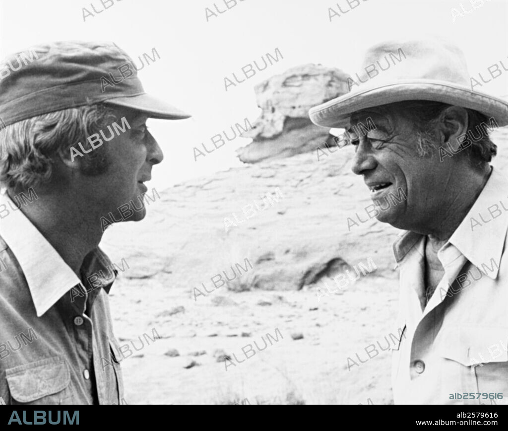 MICHAEL CAINE et REX HARRISON dans ASHANTI, 1979, réalisé par RICHARD FLEISCHER. Copyright COLUMBIA PICTURES.