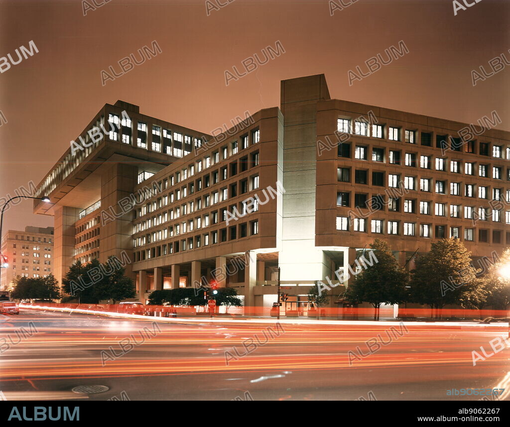 J. Edgar Hoover Building at night. The J. Edgar Hoover Building is a high-rise office building located in Washington, D.C. It is the headquarters of the Federal Bureau of Investigation. Dated 2015.
