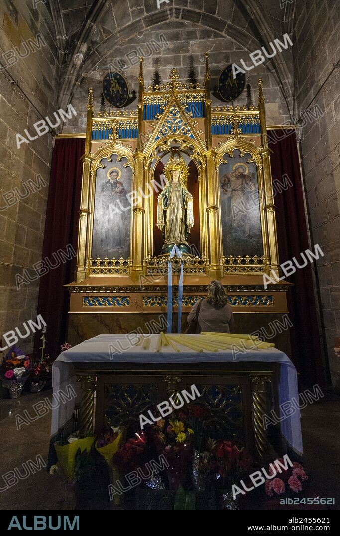 adoracion de la virgen y ofrenda de cirios, Iglesia de la Sang, Iglesia del Hospital General de Palma de Mallorca, Mallorca, Islas Baleares, España.