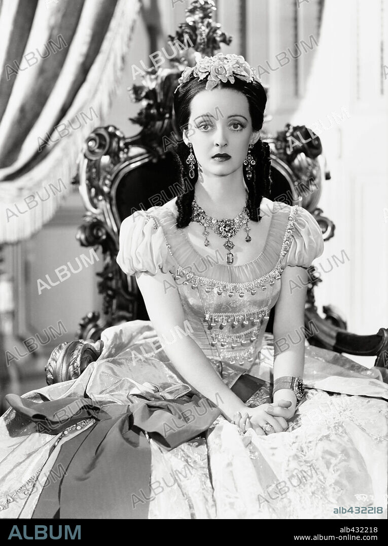 BETTE DAVIS in JUAREZ, 1939, directed by WILHELM DIETERLE. Copyright WARNER BROTHERS.