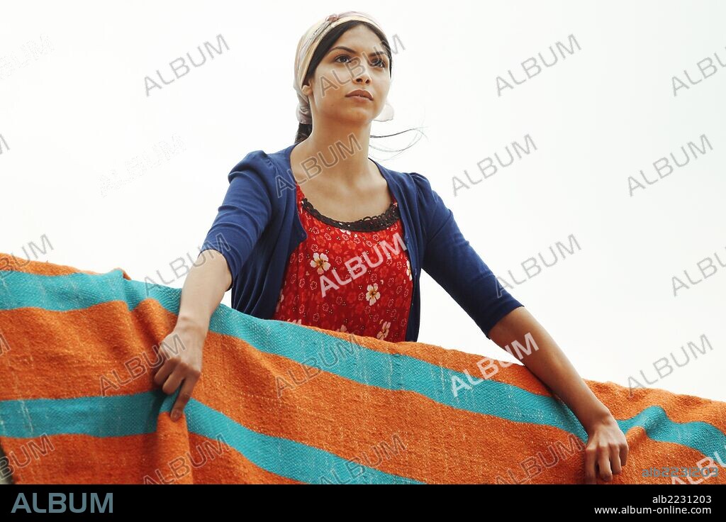 ZINEB OBEID in HOMELAND, 2013 (NÉ QUELQUE PART), directed by MOHAMED HAMIDI. Copyright QUAD PRODUCTIONS.