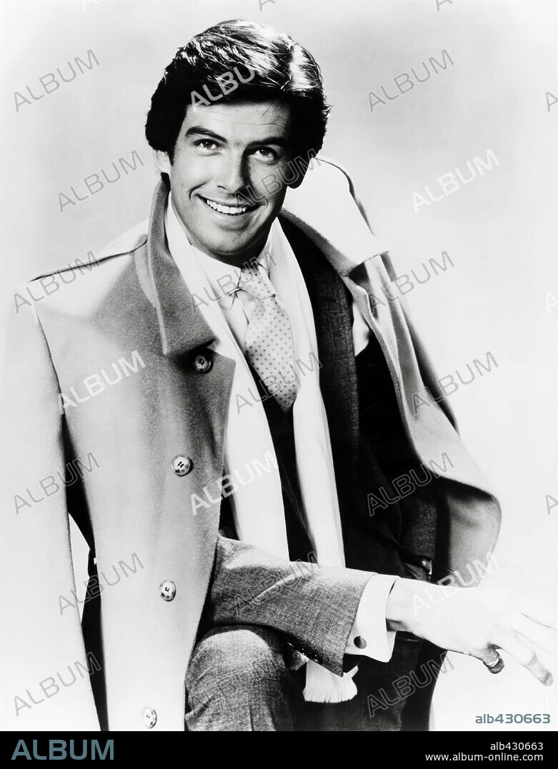 PIERCE BROSNAN in REMINGTON STEELE, 1982, directed by DON WEIS and SEYMOUR ROBBIE. Copyright MTM ENTERPRISES.