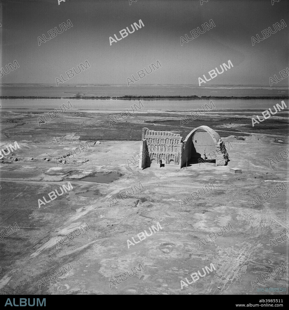 The Arch of Ctesiphon (Taq Kisra), Al Mada'in, Iraq, 1954. Remnant of the capital city of the Sasanian Empire that was depopulated after the Muslim conquest. The archway formed part of the palace complex and was probably constructed around 540 AD.