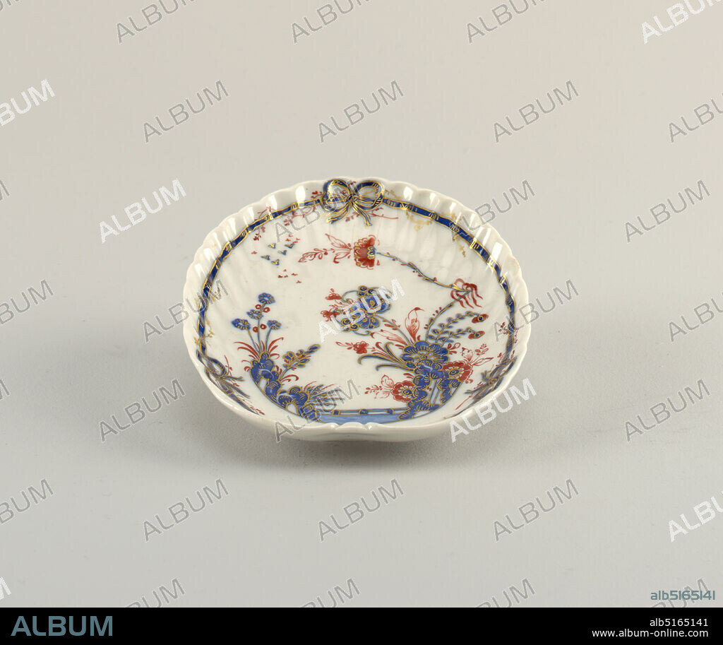 Dish, Cozzi Porcelain Factory, Italian, 1763 1812, hard paste porcelain, vitreous enamel, gold, Scalloped shell form with Chinese-style decoration and bow knot., Italy, ca. 1765, ceramics, Decorative Arts, dish, dish.