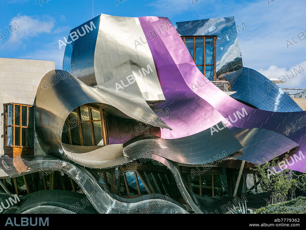 Spanien Elciego La Rioja 1212 Bodega Marqués de Riscal Hotel vollendet 2006 von Frank O Gehry Ausschnitt.