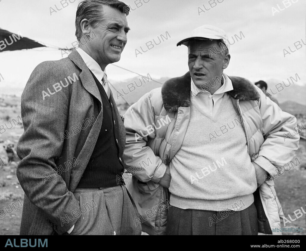 CARY GRANT and STANLEY KRAMER in THE PRIDE AND THE PASSION, 1957, directed by STANLEY KRAMER. Copyright STANLEY KRAMER CO./UNITED ARTISTS.
