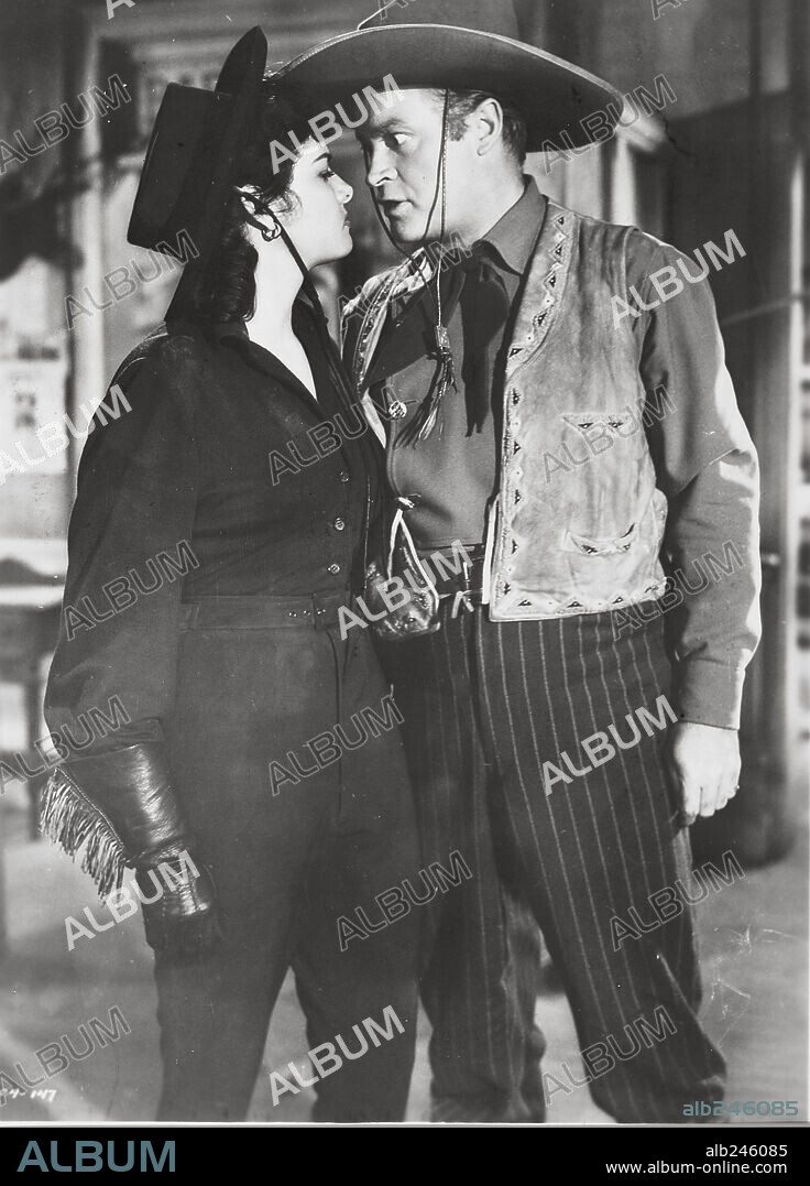 BOB HOPE y JANE RUSSELL en EL HIJO DE ROSTRO PÁLIDO, 1952 (SON OF PALEFACE), dirigida por FRANK TASHLIN. Copyright PARAMOUNT PICTURES.