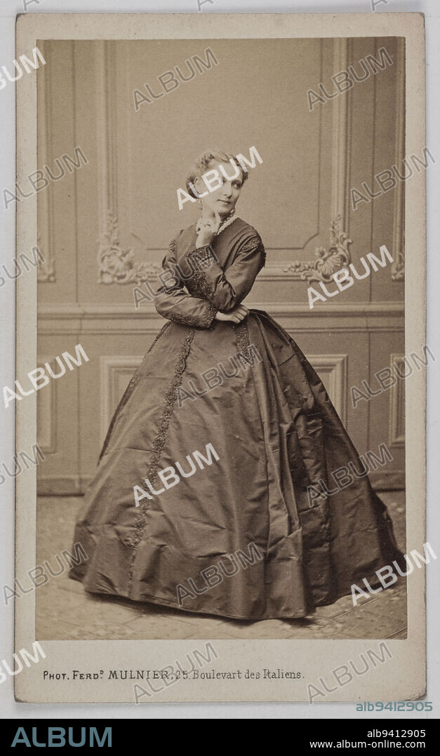 Portrait of Marie Verne (1818-1895), dancer at the Opera in 1866 and at the Palais Royal, Mulnier, Ferdinand, Photographer, Between 1860 and 1890, 2nd half of the 19th century, Graphic Arts, Photography, Albumen print, Dimensions of the work: Height: 9.1 cm, Width: 5.6 cm, Dimensions of the old mounting:, Height: 10.5 cm, Width: 6.2 cm.