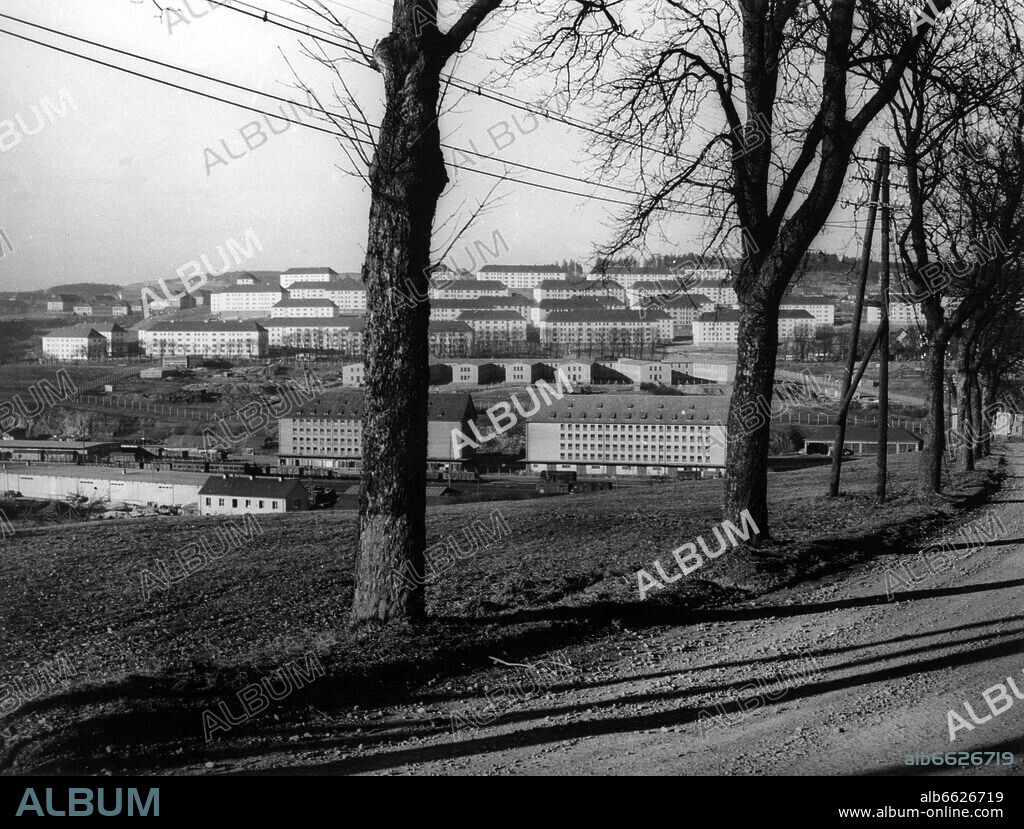 View on the apartment buildings of the US Army in Baumholder near Kaiserslautern on 7th March 1953. The two buildings in the front include a US Army hospital, which was one of the most modern hospitals of the American army in Europe at the time of its opening. 07/03/1953