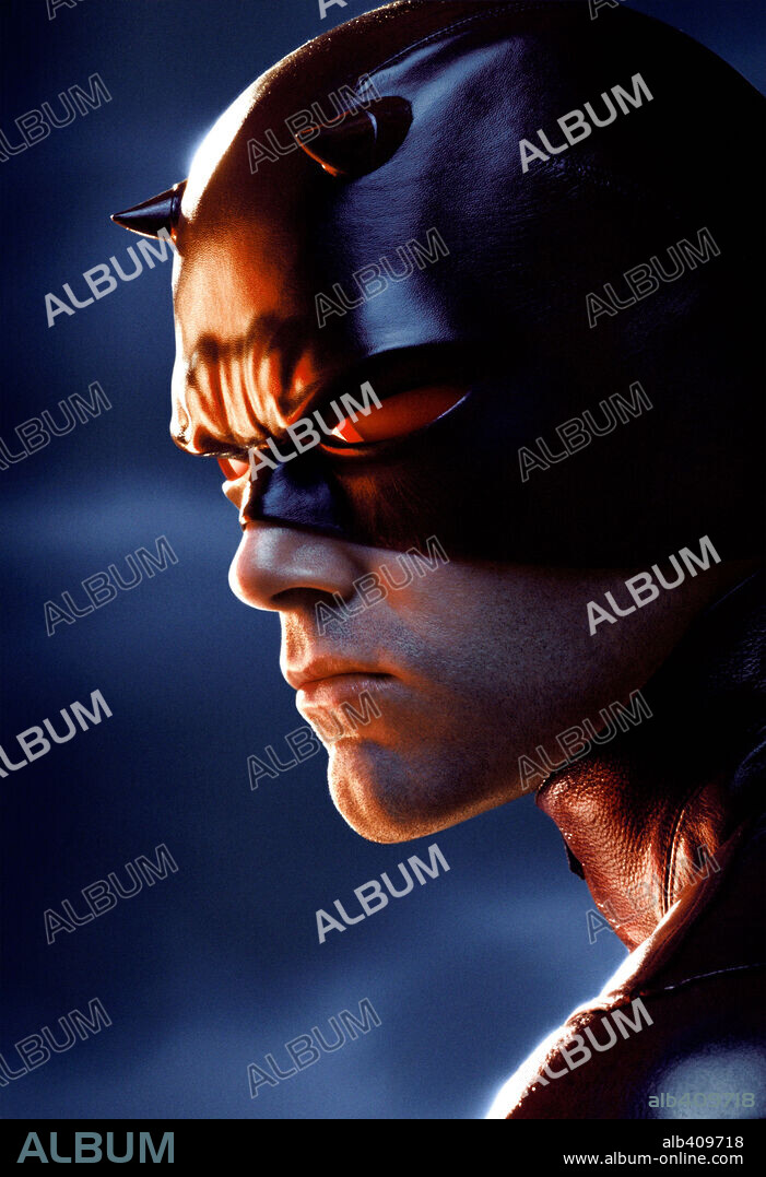 BEN AFFLECK in DAREDEVIL, 2003, directed by MARK STEVEN JOHNSON. Copyright TM/20 TH CENTURY FOX/REGENCY ENTERPRISES.