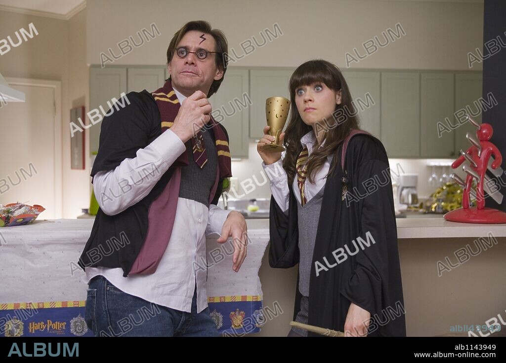 JIM CARREY und ZOOEY DESCHANEL in YES MAN, 2008, unter der Regie von PEYTON REED. Copyright HEYDAY FILMS/VILLAGE ROADSHOW PICTURES/WARNER BROS. PICTURES / MOSELEY, MELISSA.