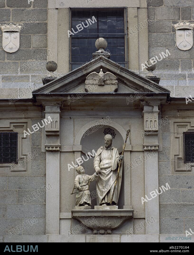 Saint Joseph with Christ Child. Ornamental statue by Giraldo di Merlo (1574-1620). Main facade. Convent of Saint Joseph. Avila, Castile and Leon, Spain.