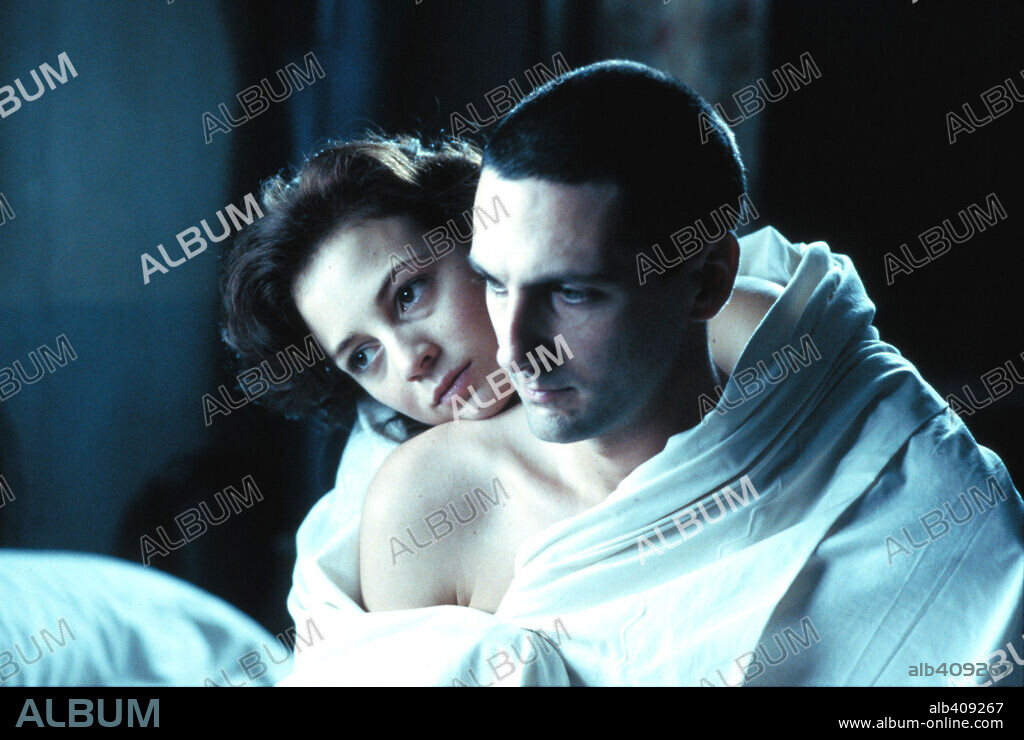 ERNESTO ALTERIO and LEONOR WATLING in DESIRE, 2002 (DESEO), directed by GERARDO VERA. Copyright LOLAFILMS.