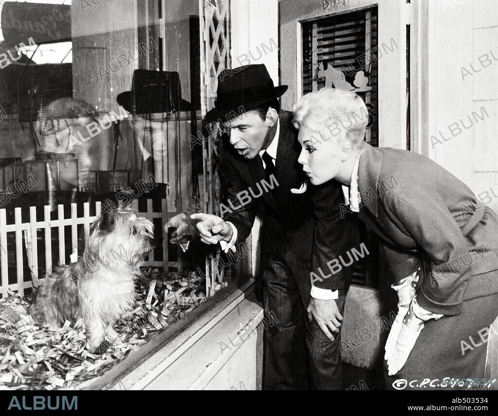 FRANK SINATRA and KIM NOVAK in PAL JOEY, 1957, directed by GEORGE SIDNEY. Copyright COLUMBIA PICTURES.