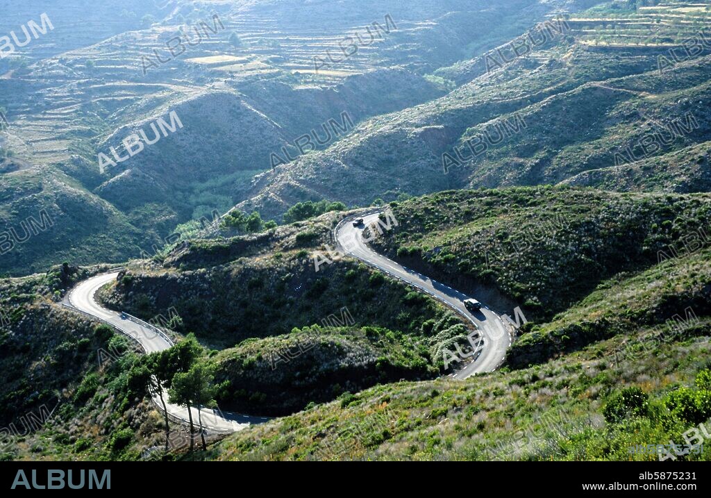 Benicasim, carretera en Desierto de las Palmas (Costa del Azahar).