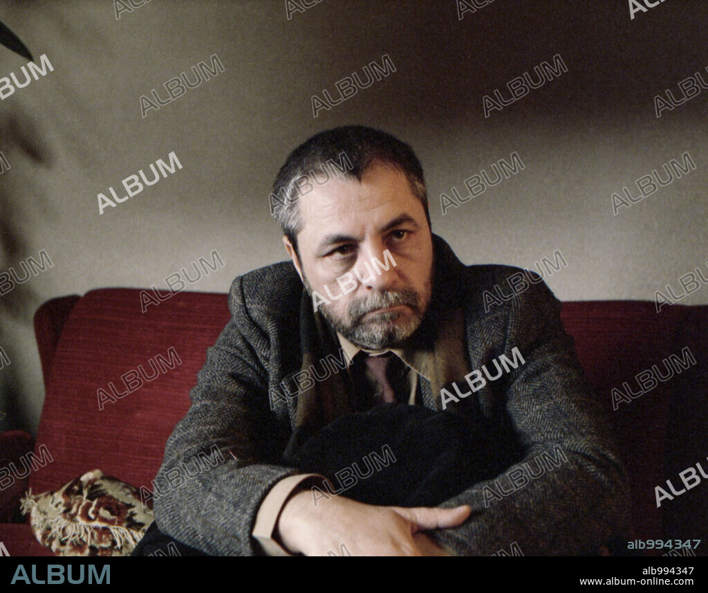 12: 08 EAST OF BUCHAREST, 2006 (A FOST SAU N-A FOST?), directed by CORNELIU PORUMBOIU. Copyright 42 KM FILM.