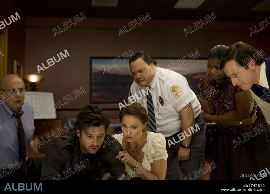 ADRIAN MARTINEZ, ASHLEY JUDD, OCTAVIA SPENCER y PATRICK DEMPSEY en ATRACO POR DUPLICADO, 2011 (FLYPAPER), dirigida por ROB MINKOFF. Copyright FORESIGHT UNLIMITED.