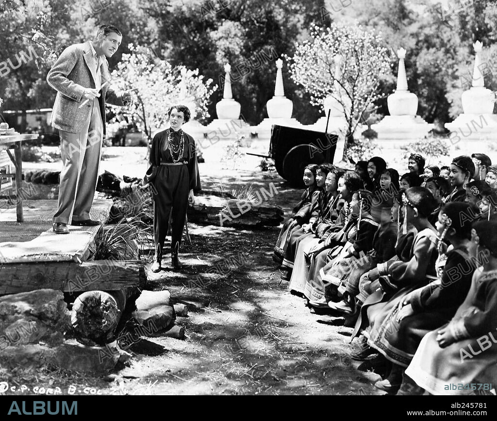 JANE WYATT and RONALD COLMAN in LOST HORIZON, 1937, directed by FRANK CAPRA. Copyright COLUMBIA PICTURES.