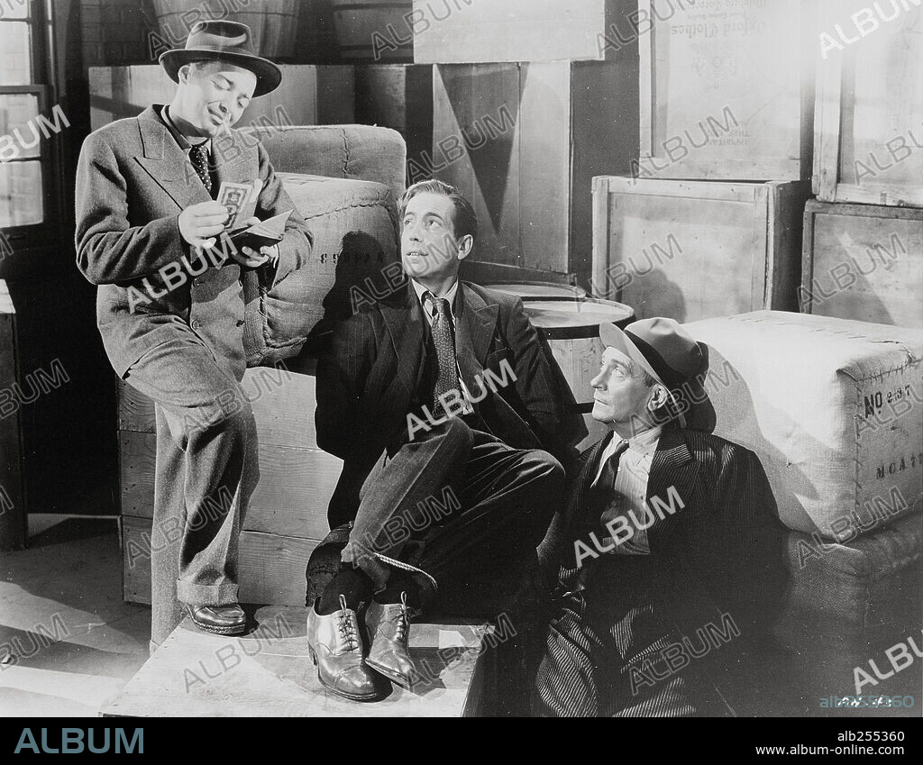 HUMPHREY BOGART and PETER LORRE in ALL THROUGH THE NIGHT, 1942, directed by VINCENT SHERMAN. Copyright WARNER BROS/FIRST NATIONAL.