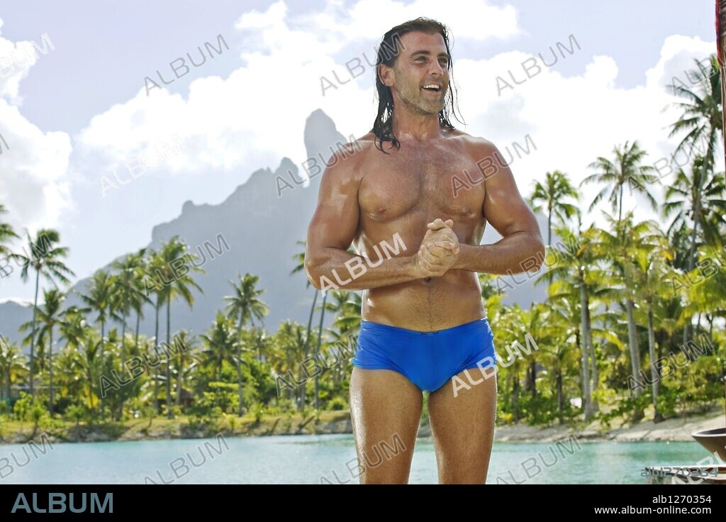CARLOS PONCE in COUPLES RETREAT, 2009, directed by PETER BILLINGSLEY. Copyright STUBER PROD./WILD WEST PICTURE SHOW PRODUCTIONS / JOHNSON, JOHN.