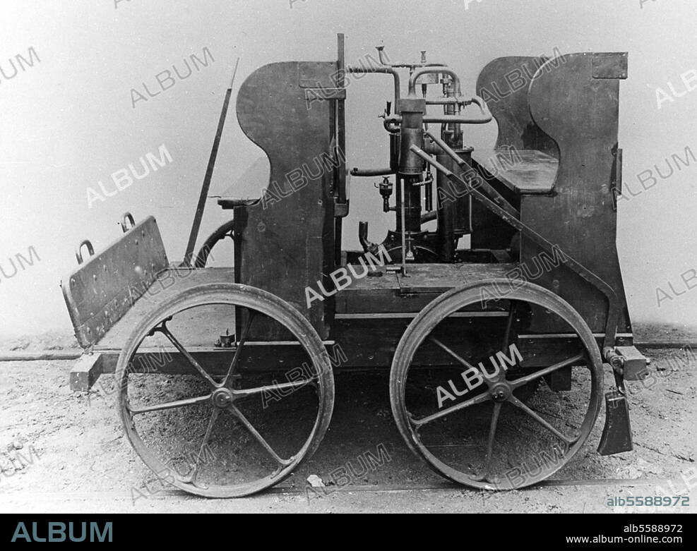 Verkehr / Eisenbahn:. Draisine (vierrädriges Schienenfahrzeug zur Personenbeförderung). Die erste Motordraisine (Draisine mit Verbrennungsmotor), konstruiert 1887 von Gottlieb Daimler (1834-1900). Historische Aufnahme.