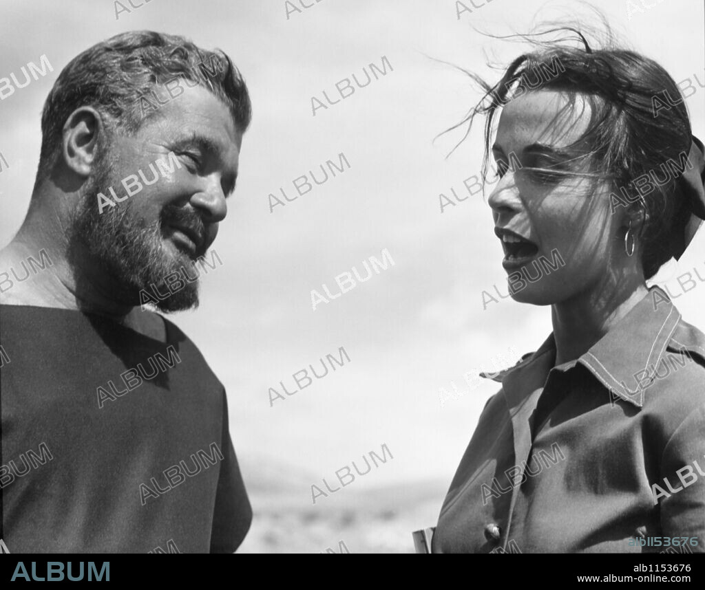 CLAIRE BLOOM and ROBERT ROSSEN in ALEXANDER THE GREAT, 1956, directed by ROBERT ROSSEN. Copyright UNITED ARTISTS.