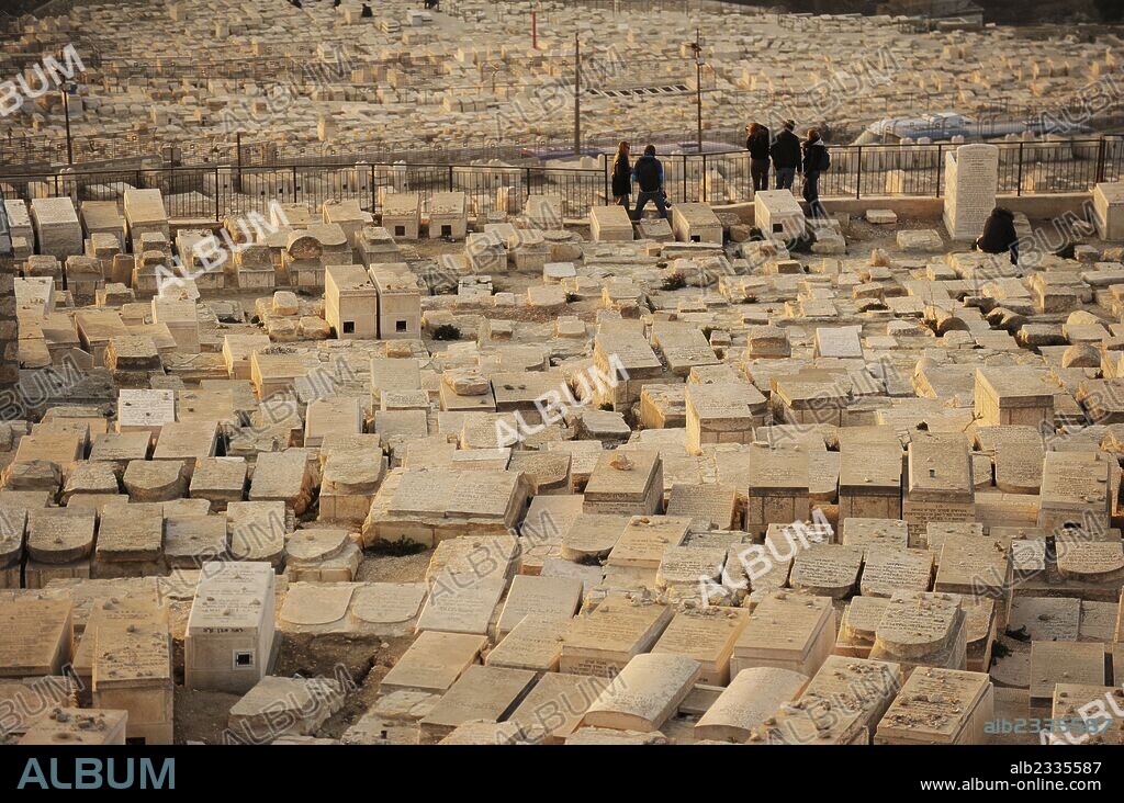 ISRAEL. JERUSALEN. Vista general del cementerio judio en el Monte de los Olivos.