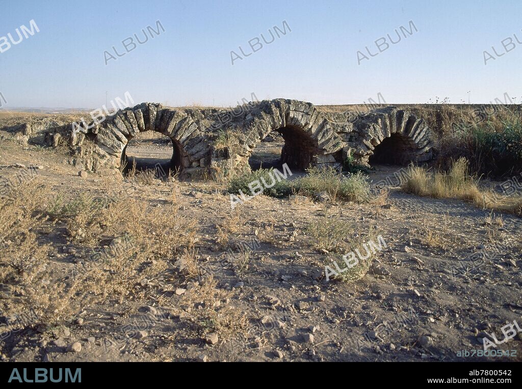 PUENTE DE LOS NOGALES - SIGLO X - PUENTE DE ORIGEN CALIFAL QUE COMUNICABA MEDINA AZAHARA CON CORDOBA.