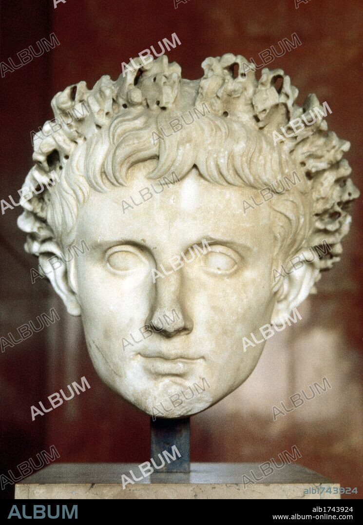 OCTAVIO AUGUSTO (Gaius Julius Caesar Octavianus) (Roma,61 a. C. -Nola,14 d. C.). Primer emperador romano. CABEZA DEL EMPERADOR. Retrato póstumo idealizado (s. I d. C.). Museo del Louvre. París. Francia.