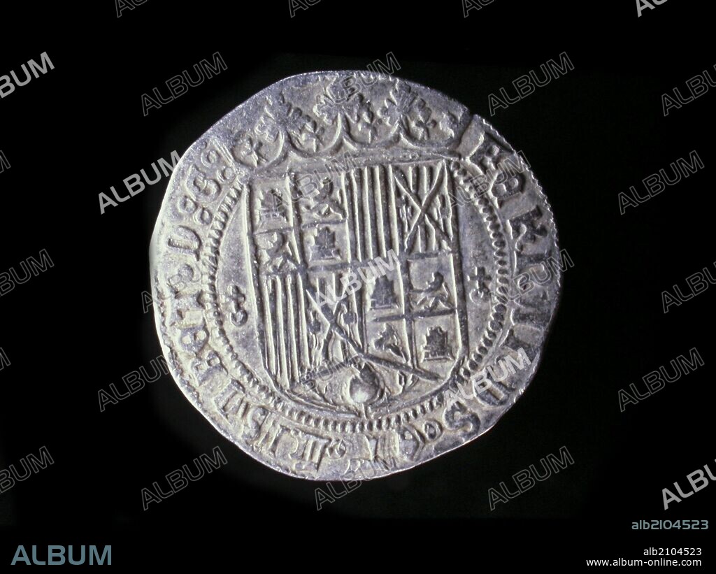 NUMISMATICA. MONEDA MEDIEVAL CRISTIANA. UN REAL DE PLATA, DE REYES CATOLICOS. ANVERSO. ESCUDO CORONADO CON LAS ARMAS DE CASTILLA, LEON, ARAGON, SICILIA Y GRANADA. (DEPOSITO: MUSEO ARQUEOLOGICO NACIONAL).