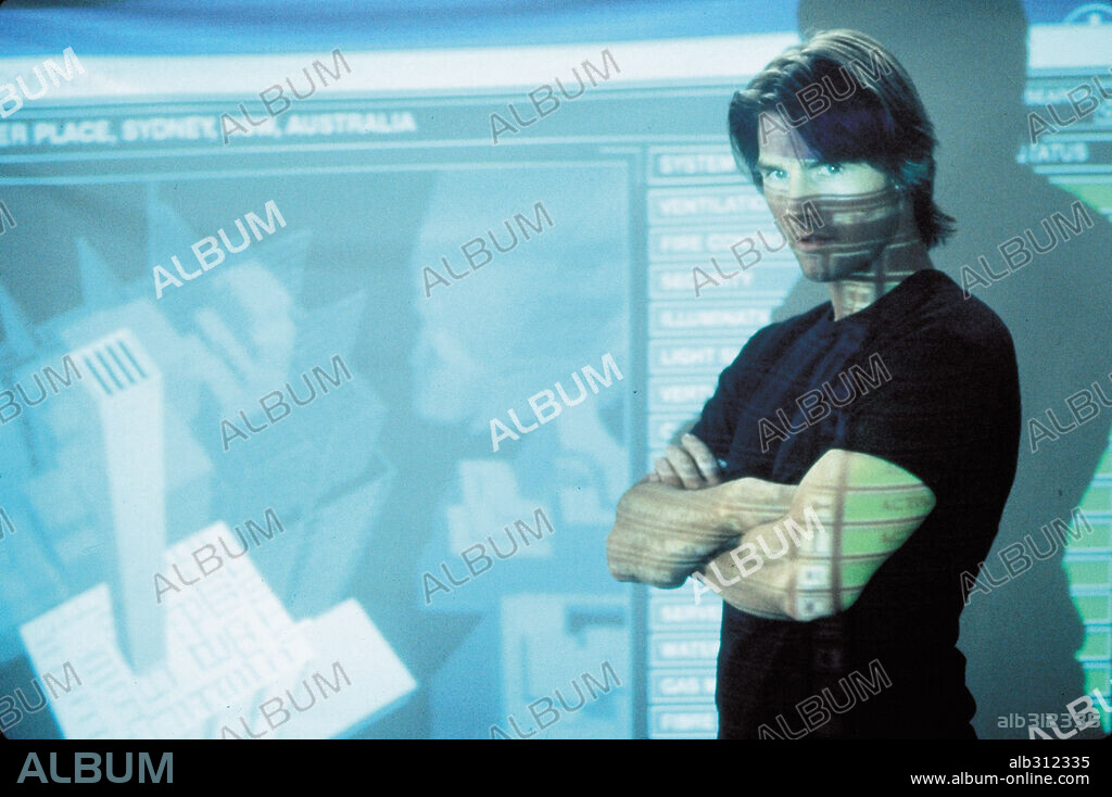TOM CRUISE en MISIÓN: IMPOSIBLE 2, 2000 (MISSION: IMPOSSIBLE II), dirigida por JOHN WOO. Copyright PARAMOUNT PICTURES / FOREMAN, RICHARD.