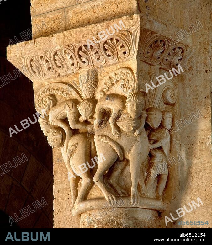 Fromista (Spanien, Palencia), San Martin de Fromista (11. Jahrhundert).-Figürliches Kapitell mit Männern oder Dämonen, die auf Opfetieren (Leoparden?) reiten.-Um 1066.