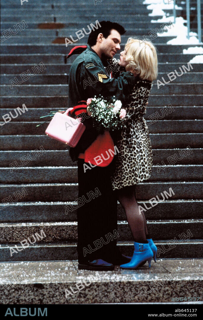 CHRISTIAN SLATER und PATRICIA ARQUETTE in TRUE ROMANCE, 1993, unter der Regie von TONY SCOTT. Copyright MORGAN CREEK/DAVIS FILMS.